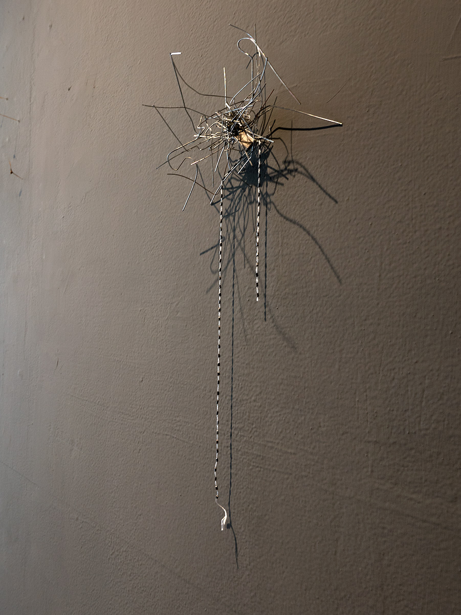 Cristina Gozzini, Sono sempre stata qui I, 2025, Ferro piombi calamite 47x20x10 cm